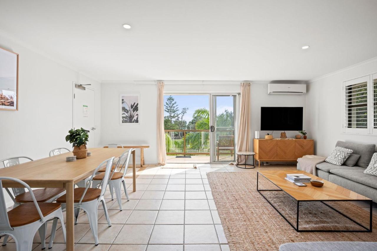 Lawson Beachfront Apartment