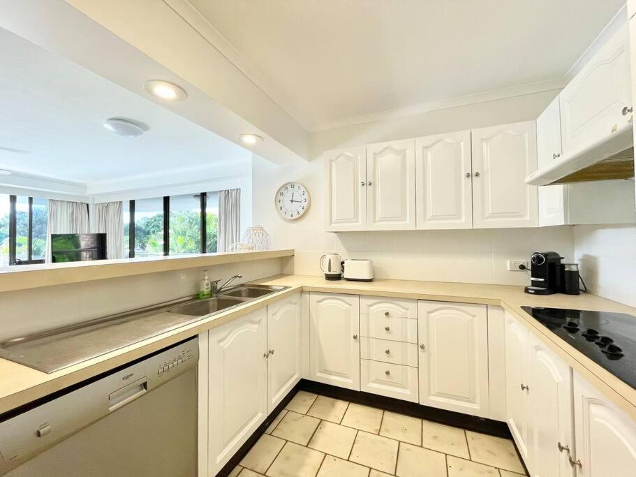 Surf Haven Opposite Clarkes Beach Pool Walk To Cbd *