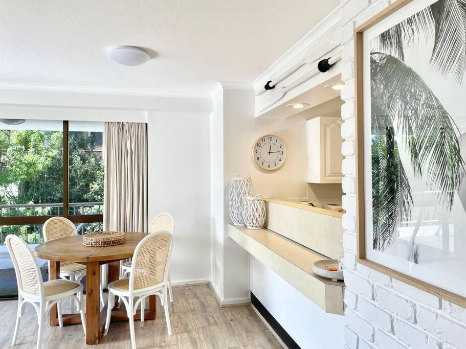 Surf Haven Opposite Clarkes Beach Pool Walk To Cbd Apartment