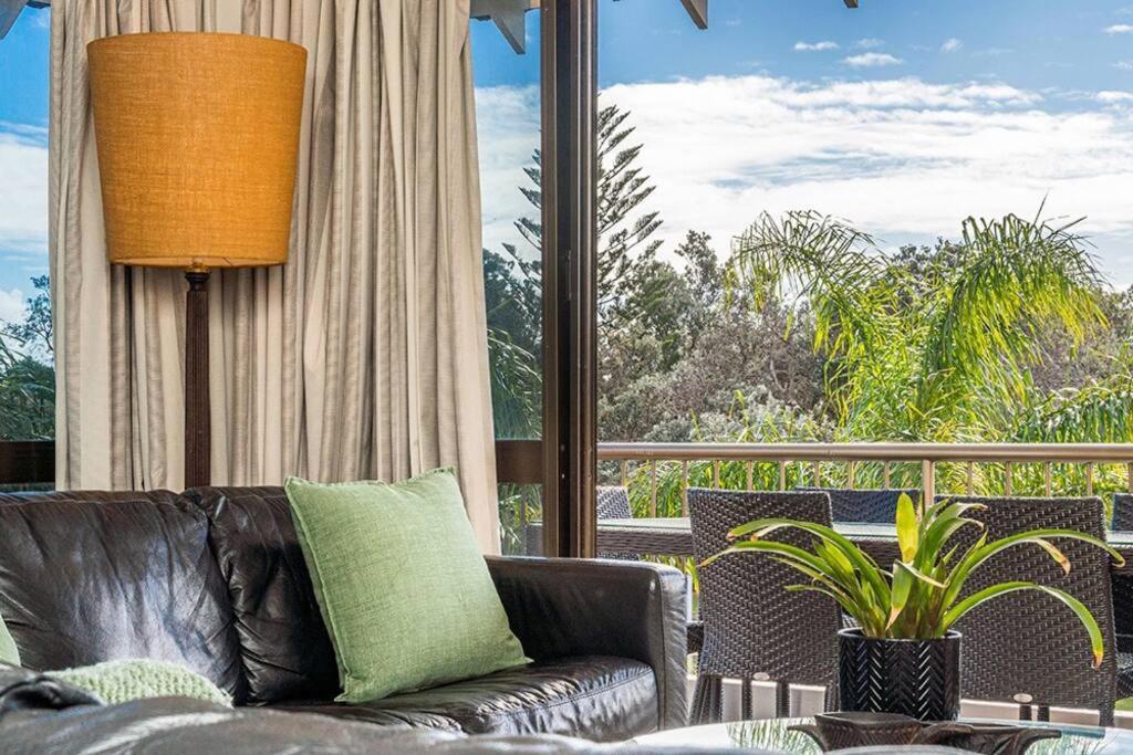 Apartment The Sunset Lounge- Directly Opposite Clarkes Byron Bay
