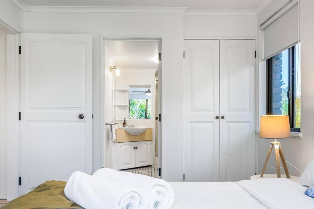 Surf Haven Opposite Clarkes Beach Pool Walk To Cbd Apartment