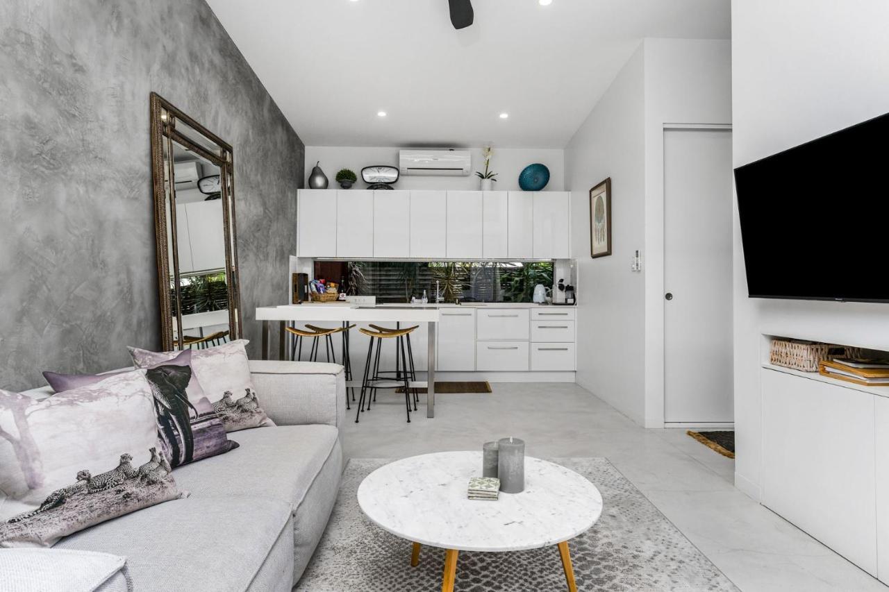 Apartment 9 *