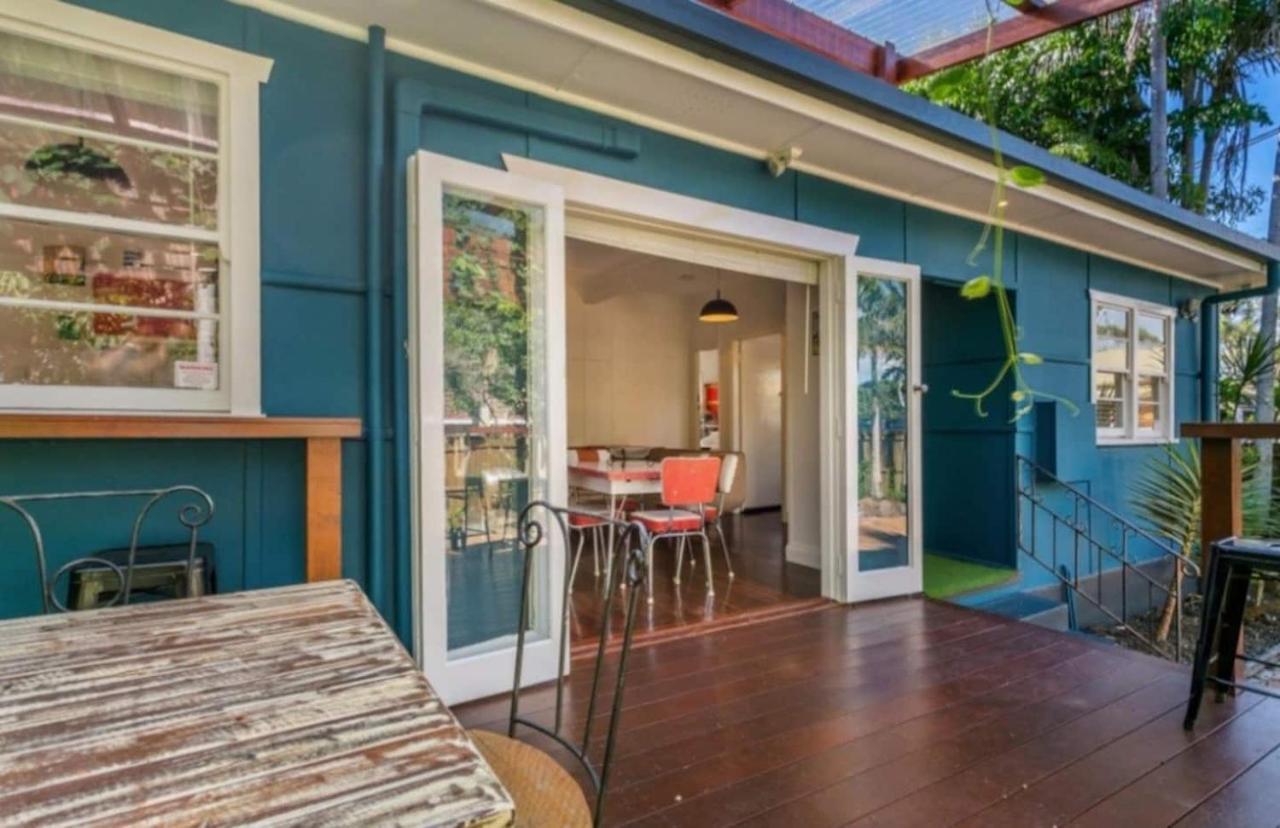 - Frankies House * Byron Bay