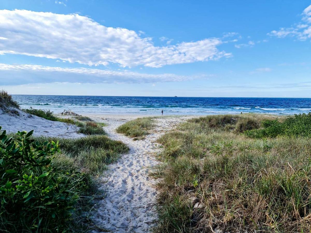 Holiday home Fuller Holidays - The Rock Belongil
