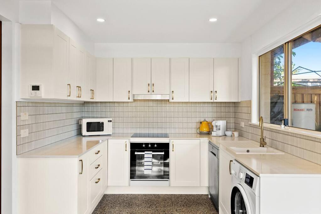 Apartment Fuller Holidays - Jali, Byron Town Entertainer Byron Bay