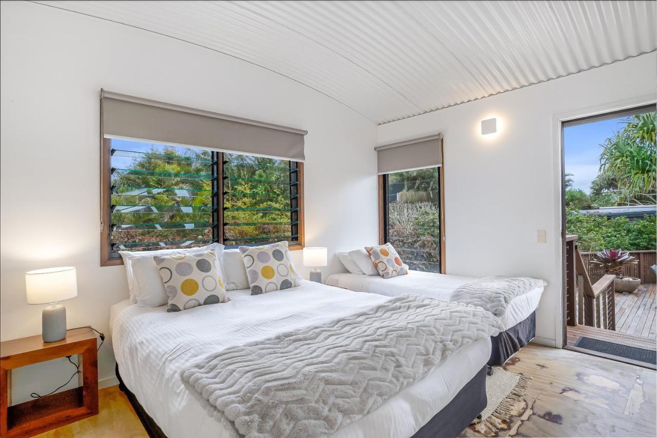 Holiday home Fuller Holidays - Belongil Beachfront Pavilion, 18 Childe St