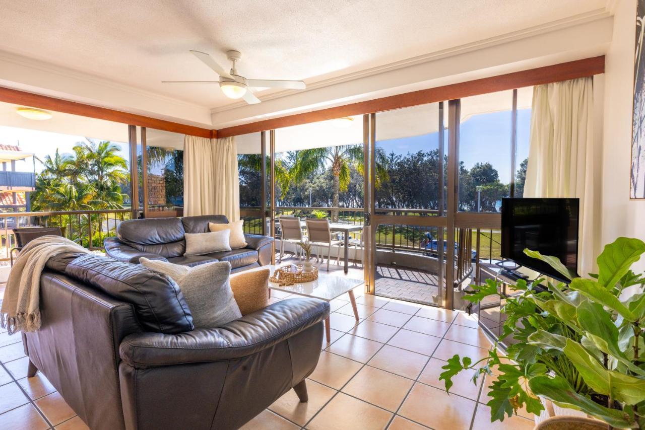 Apartment Coastal Sol -right On Clarkes Beach! *