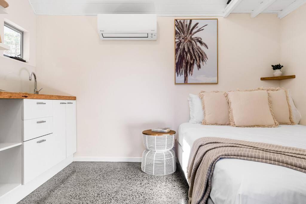 Shirley House: Byron Bay's Pet-friendly Coastal Retreat *