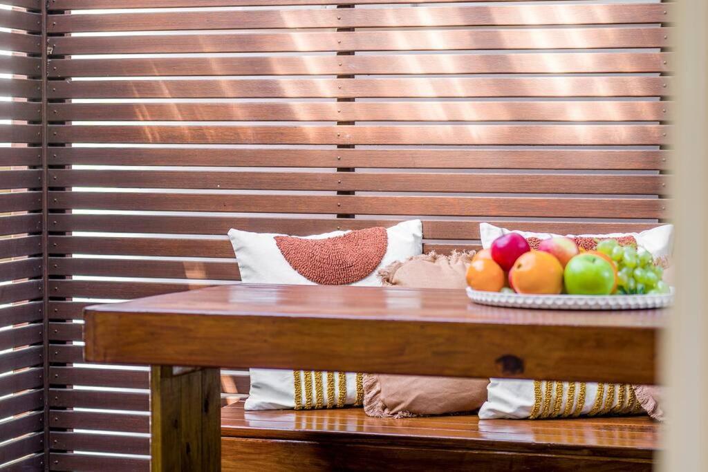 Shirley House: Byron Bay's Pet-friendly Coastal Retreat Holiday home