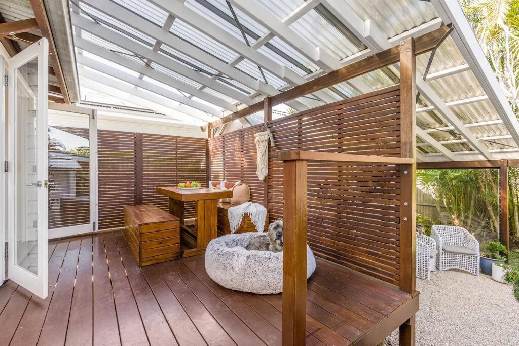 Holiday home Shirley House: Byron Bay's Pet-friendly Coastal Retreat *