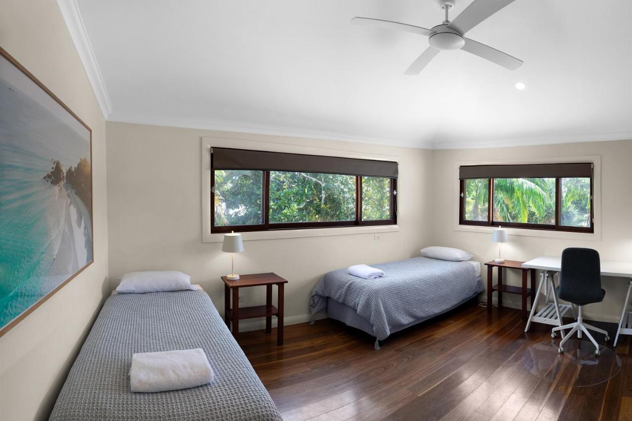 Away Guesthouse- Away On Shirley Lane *