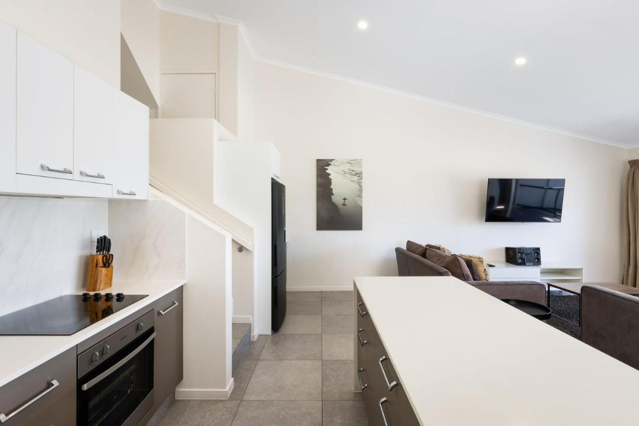 Beachfront Penthouse 10 * Byron Bay