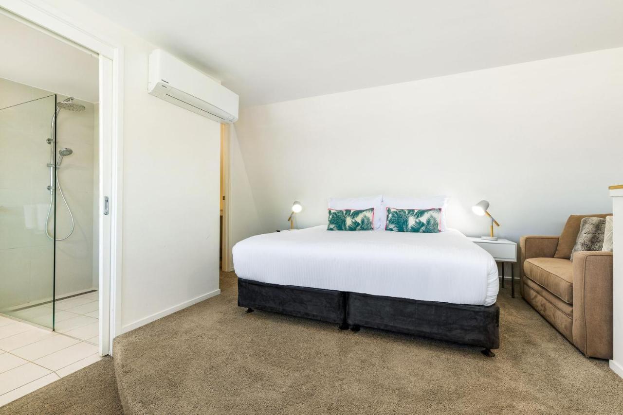 Beachfront Penthouse 10 Apartment Byron Bay
