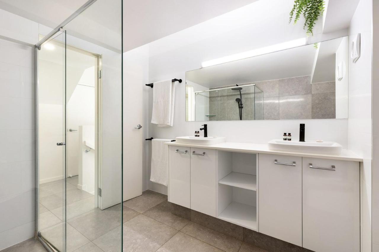 Beachfront Penthouse 10 * Byron Bay
