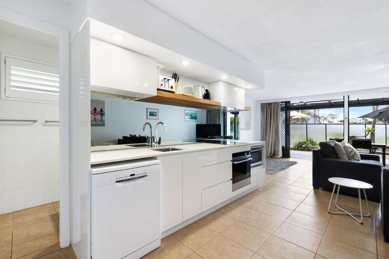 Apartment Beachfront Courtyard 3 Byron Bay
