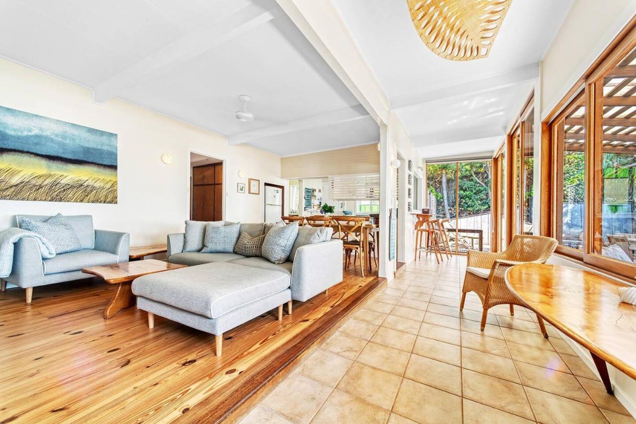 Fuller Holidays - Belongil Beachside Holiday home *