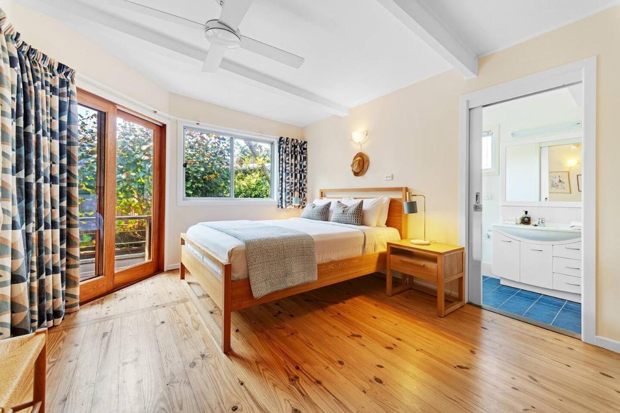 Fuller Holidays - Belongil Beachside Holiday home *