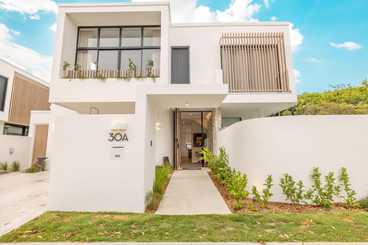 Cooee -brand New With Private Pool 350m To Beach! *