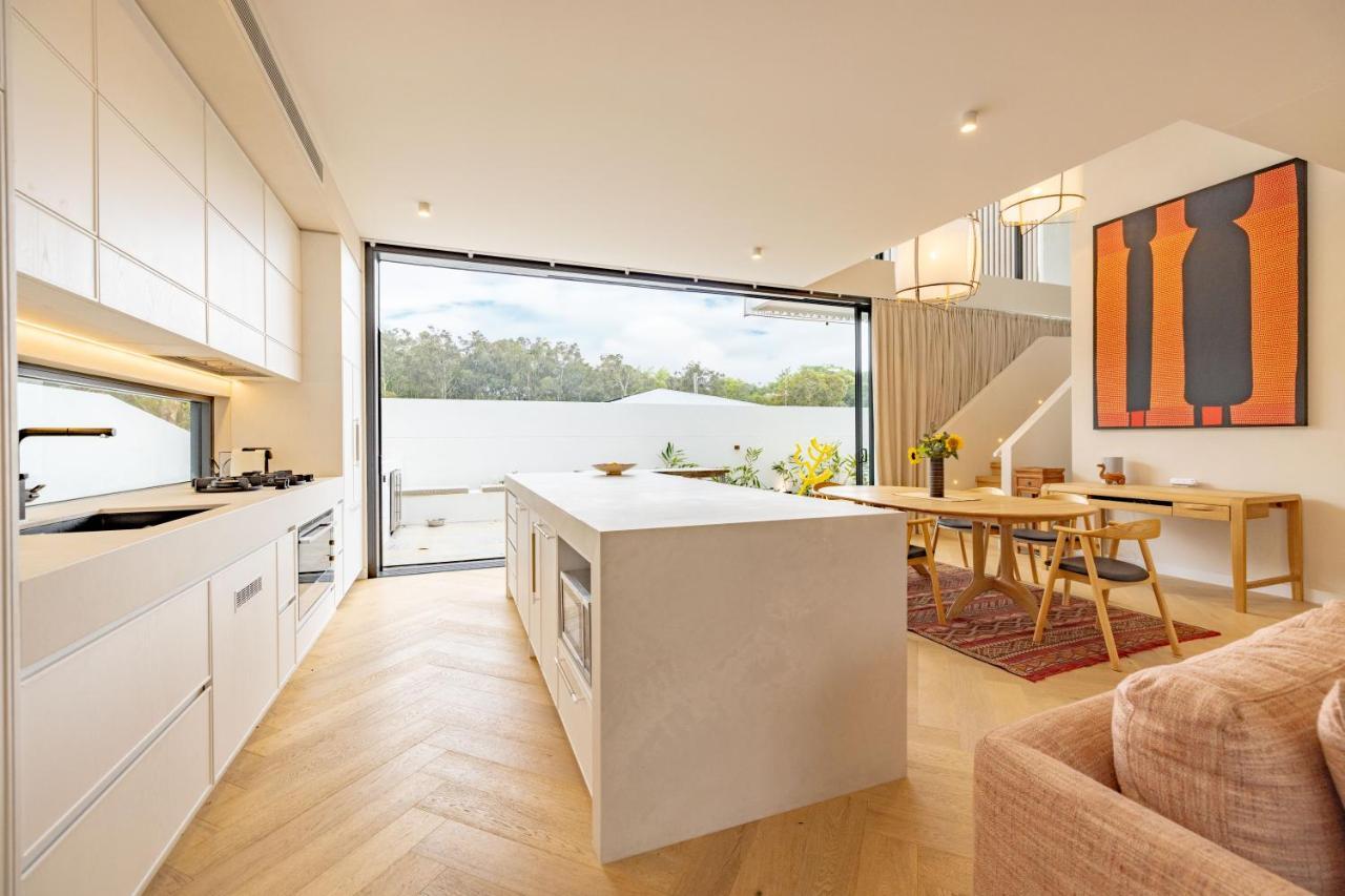 Cooee -brand New With Private Pool 350m To Beach!
