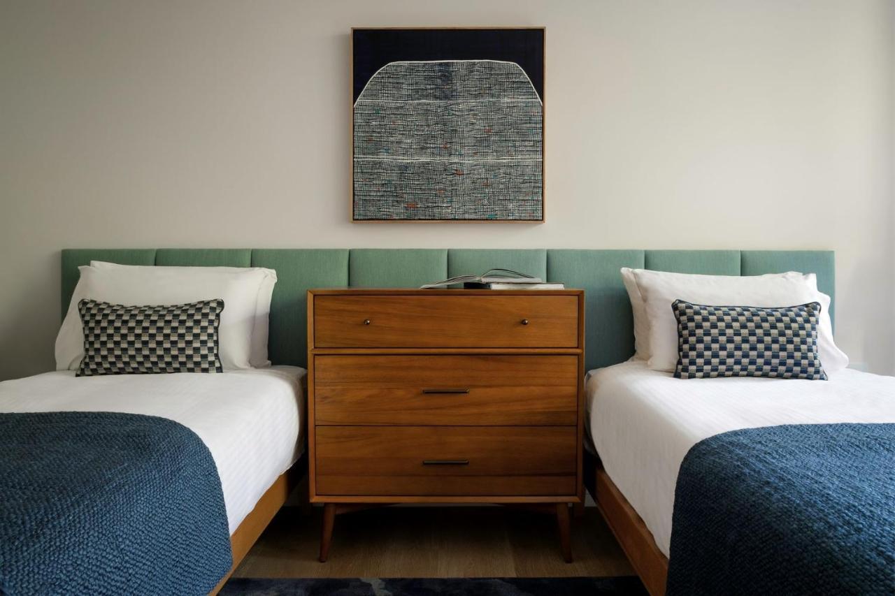 Moonrise - 4 Bedroom Designer Above Wategos Holiday home Byron Bay