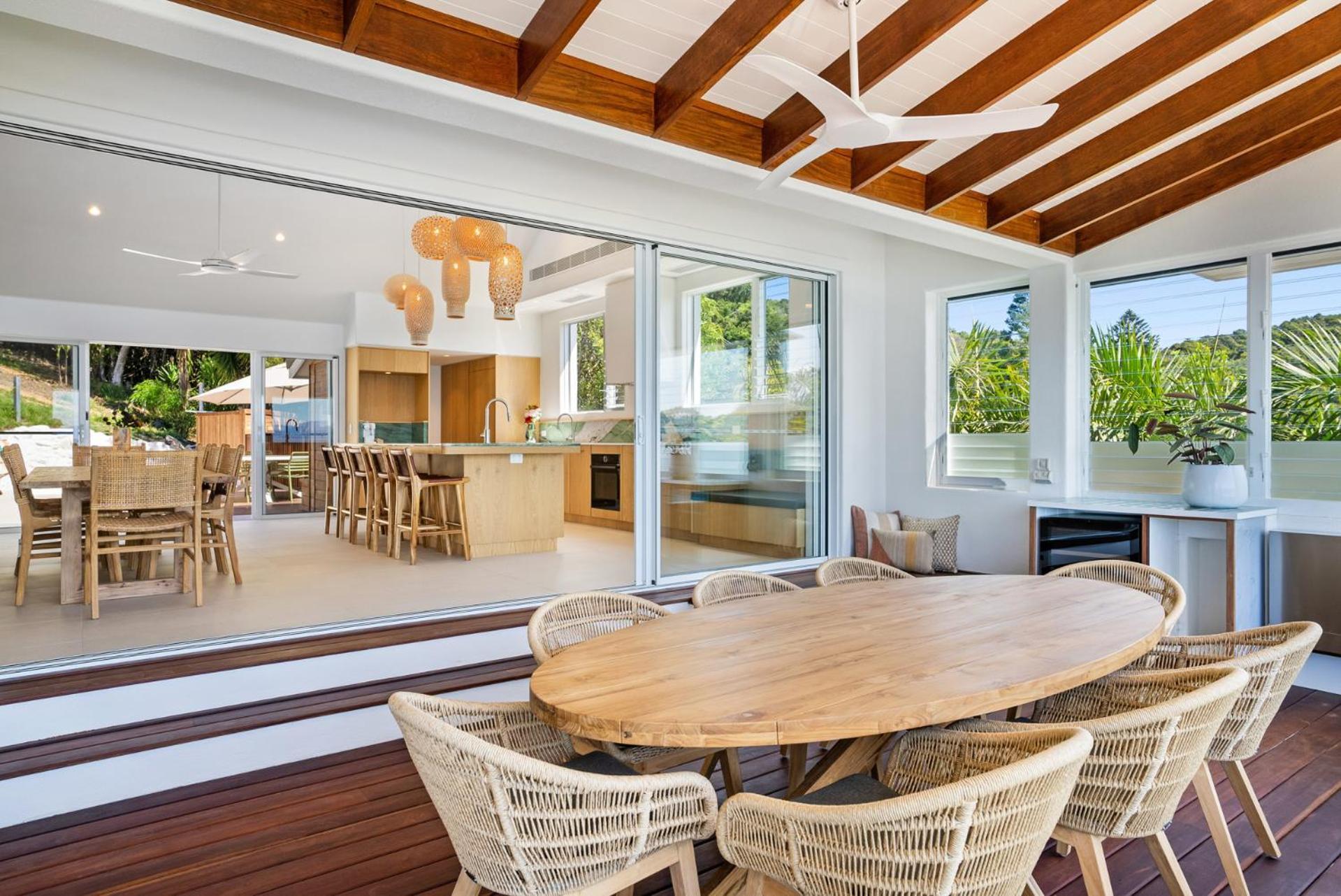 Holiday home Surfside @ Wategos - 37 Brownell Drive, Wategos