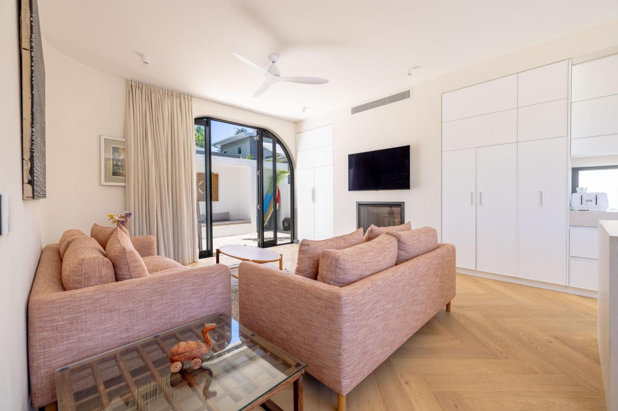Cooee -brand New With Private Pool 350m To Beach! * Byron Bay