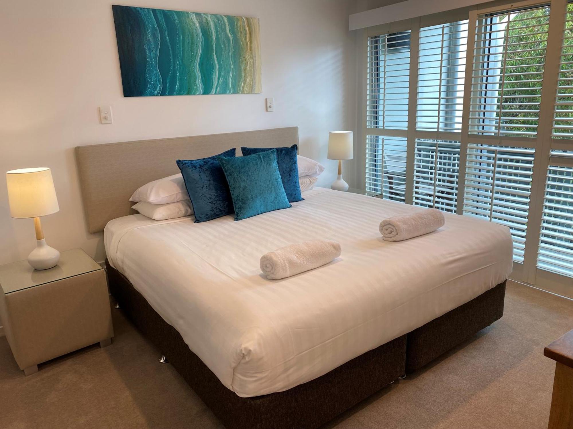 East On Byron 4*