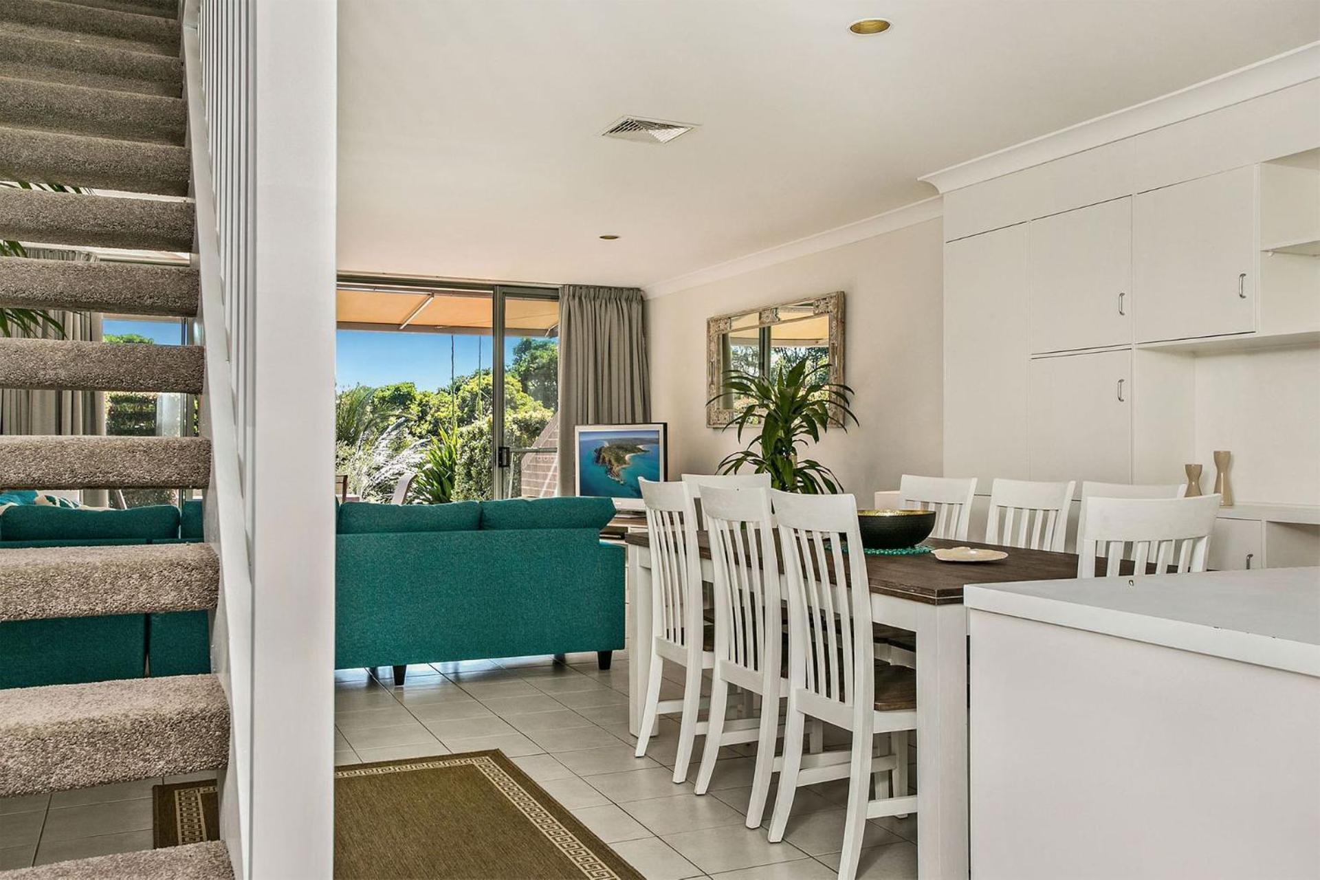 A Perfect - 2 James Cook * Byron Bay