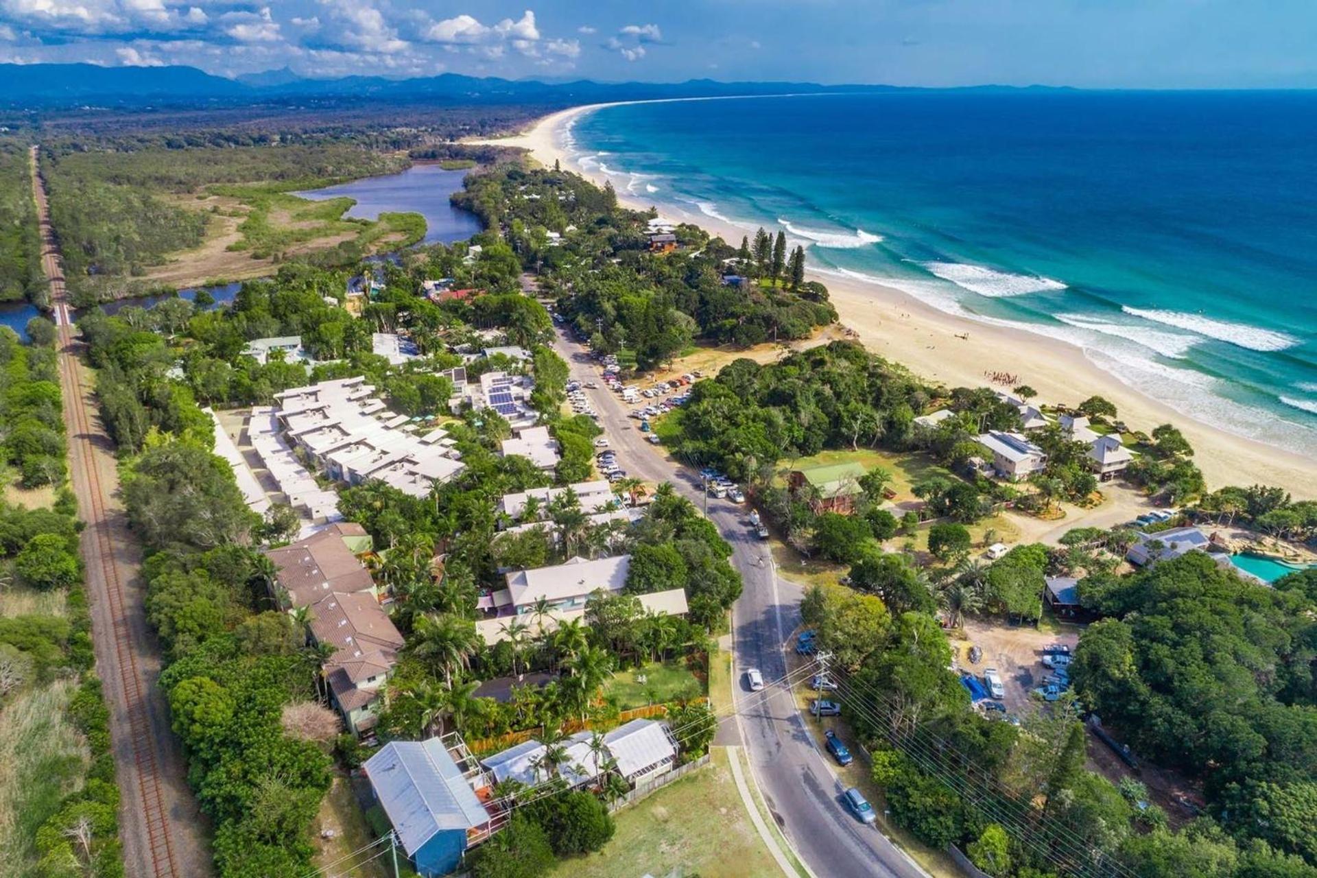 A Perfect - 3 Salty Sisters * Byron Bay