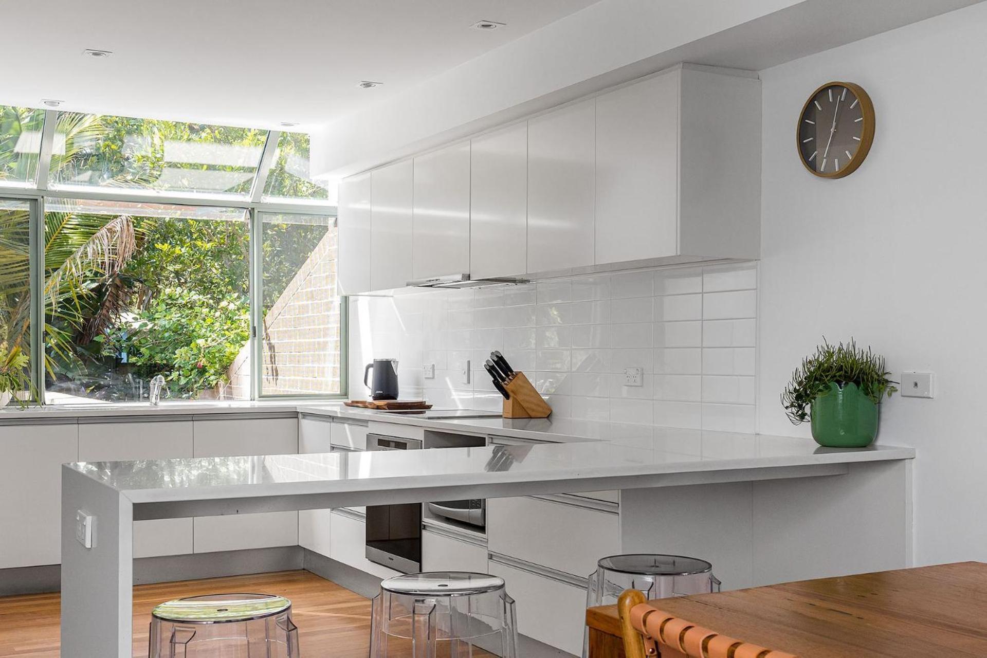 1 Cook - Opposite Clarkes Byron Bay