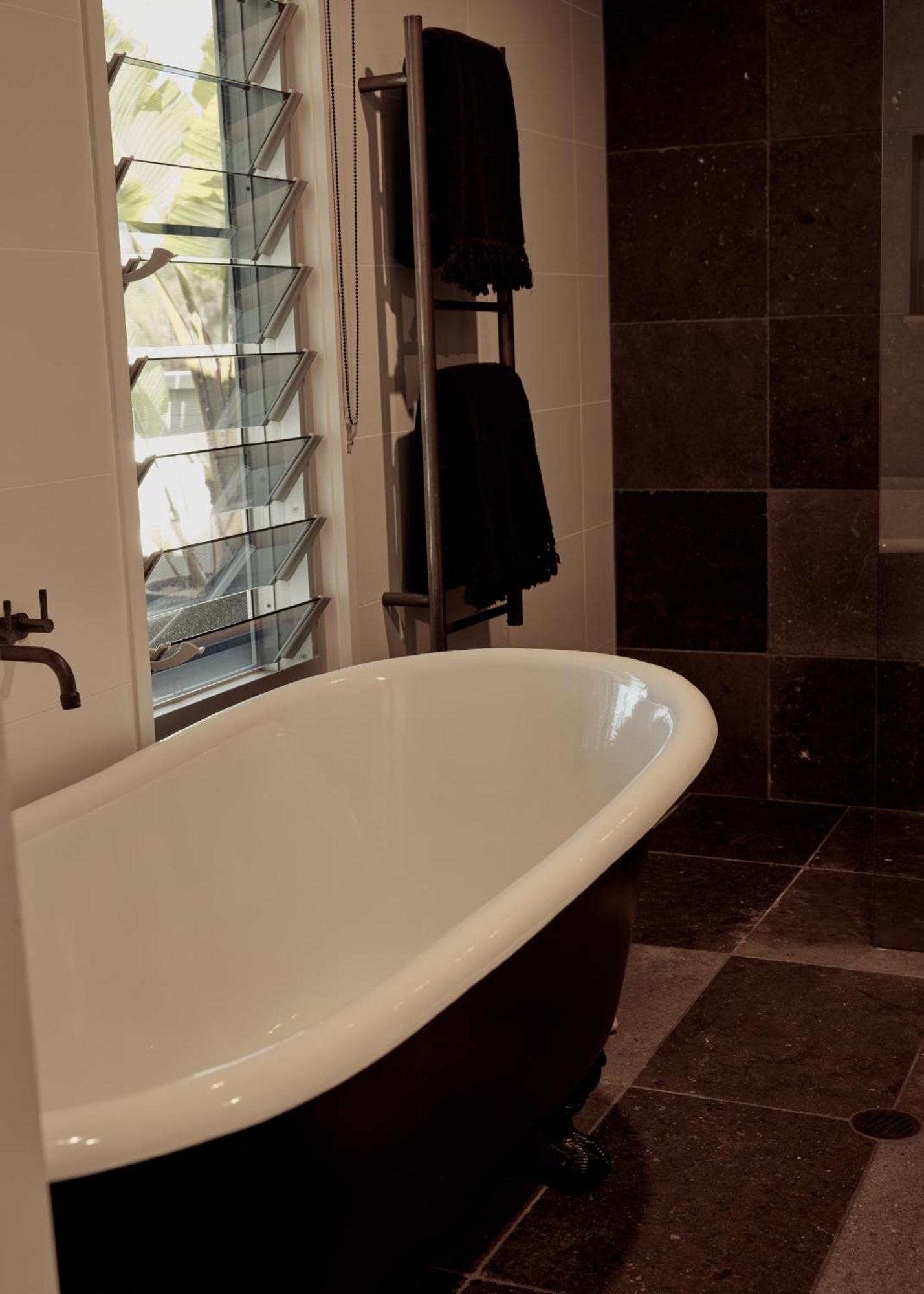 28 Degrees - Adults Only 5*