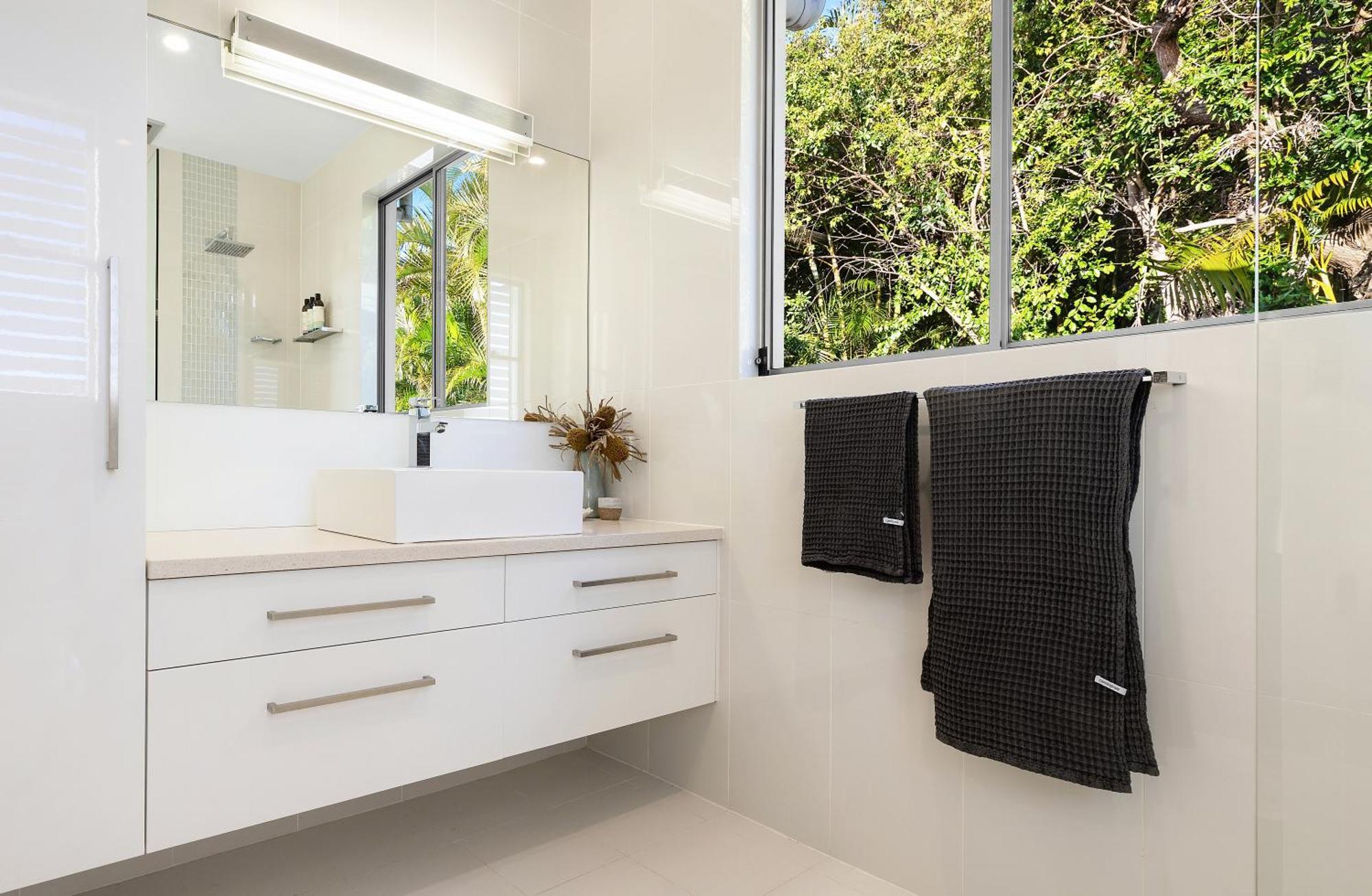 Sanctuary Spaces - Sundowner * Byron Bay