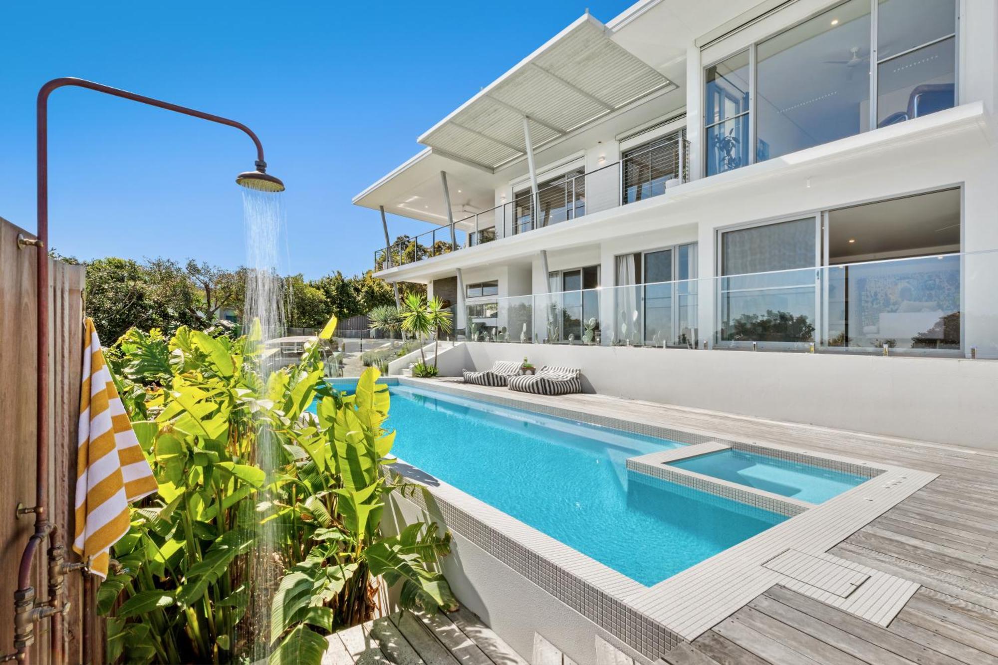 Sanctuary Spaces - Sundowner Villa Byron Bay