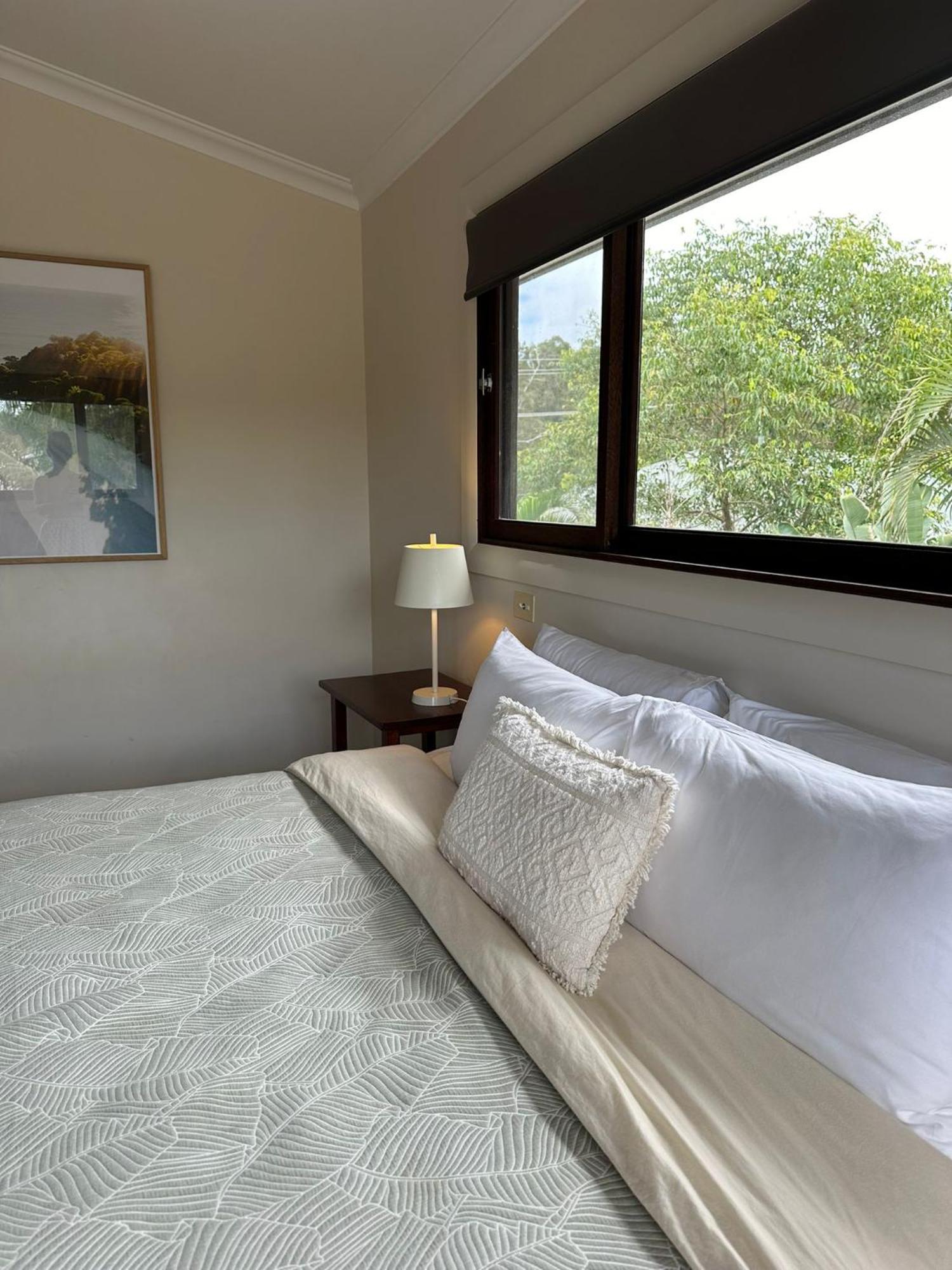 Guest house Away Guesthouse- Away On Shirley Lane *