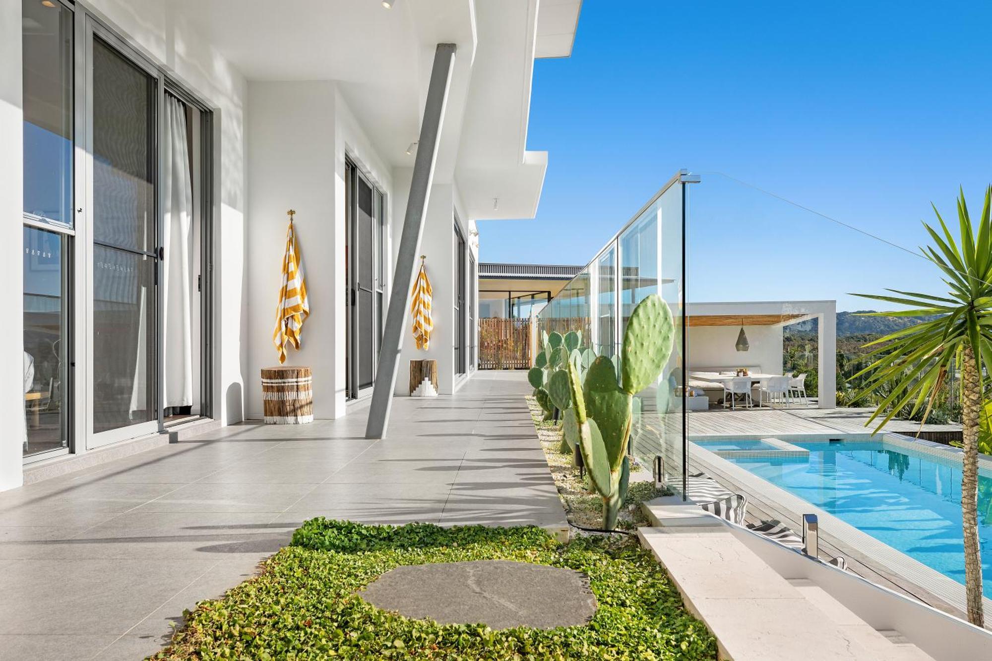 Sanctuary Spaces - Sundowner * Byron Bay