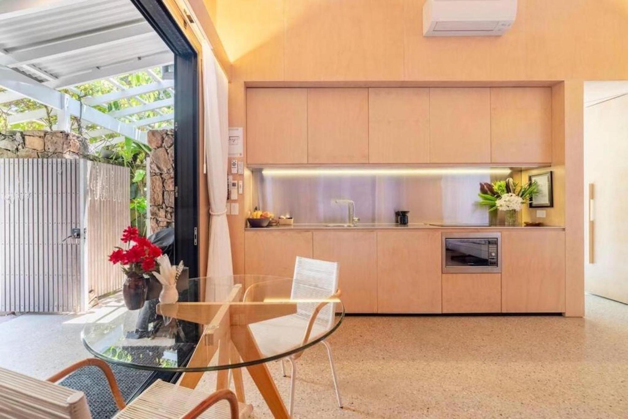 Buhwi Bira - Studio Byron Bay