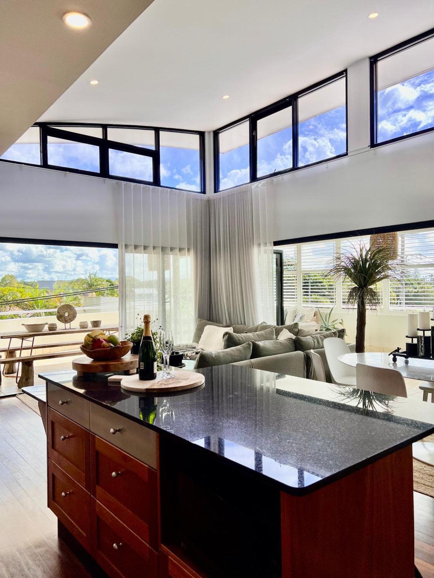 Sophie's Place Relaunch - Luxury Penthouse Apartment Byron Bay