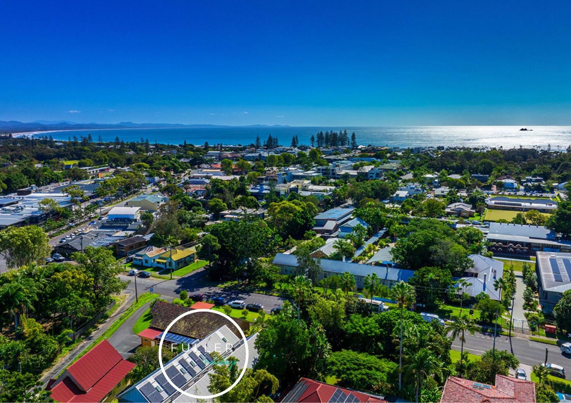 Fuller Holidays - The Cedrics 2 - Luxury With Swimming Pool Byron Town Holiday home Byron Bay