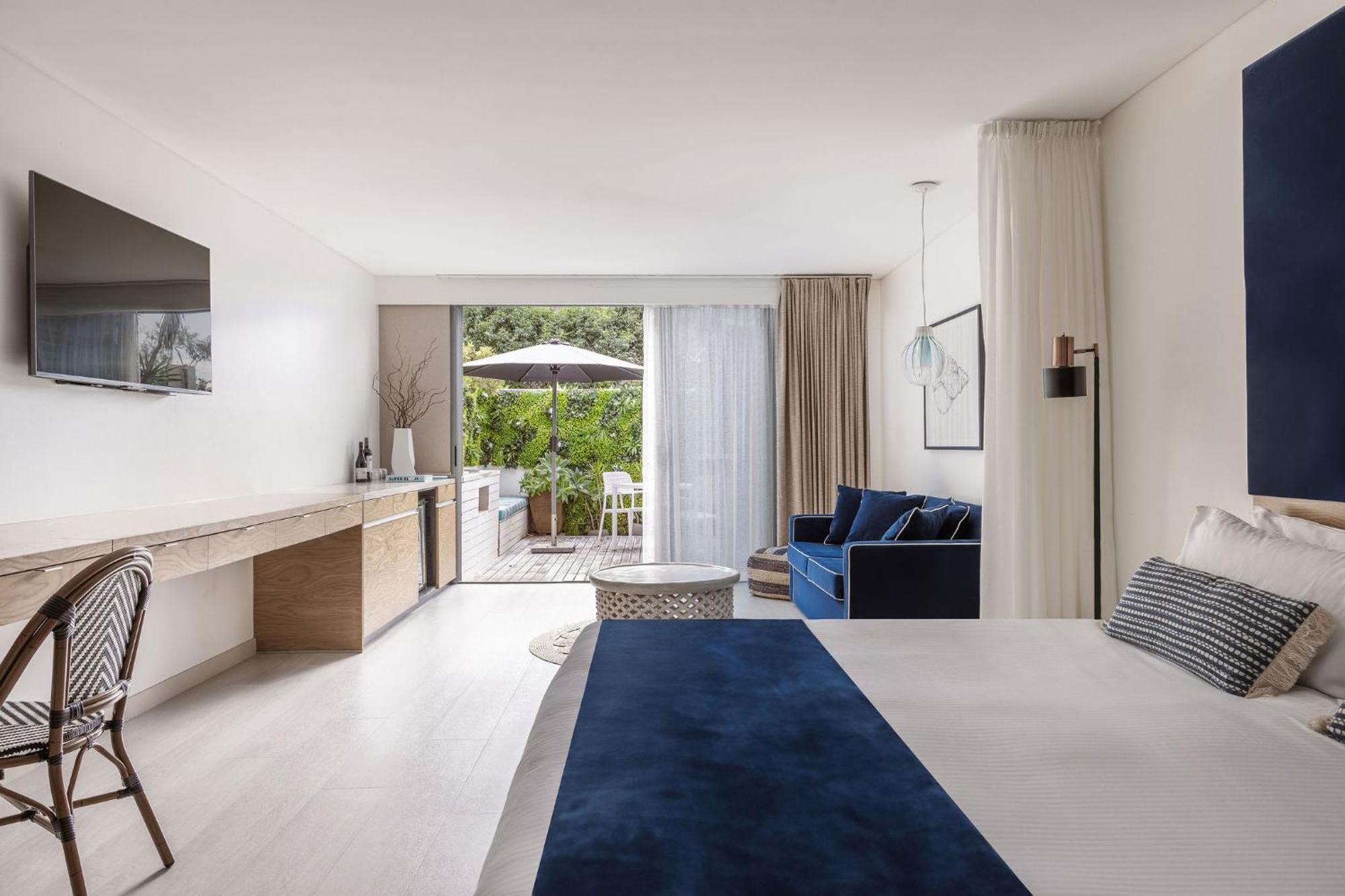 Waves Hotel