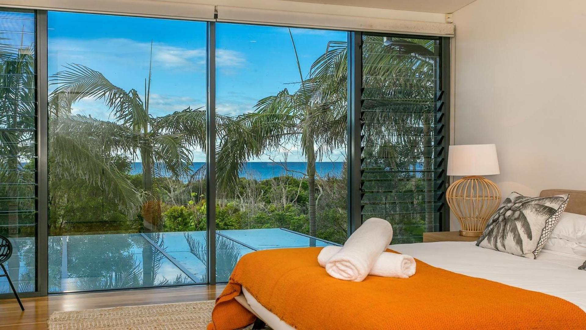 Kiah - Nestled Between Main & Belongil Beaches Holiday home Byron Bay