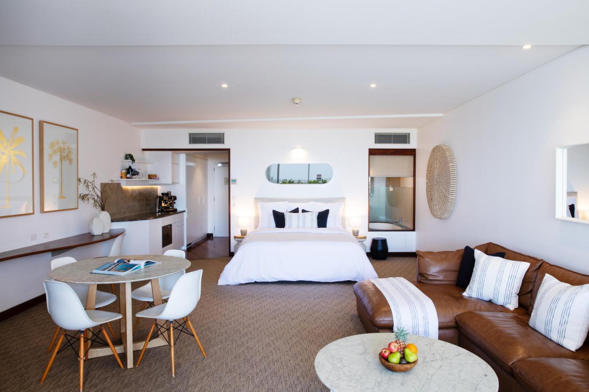 Hotel Beach Suites 4*