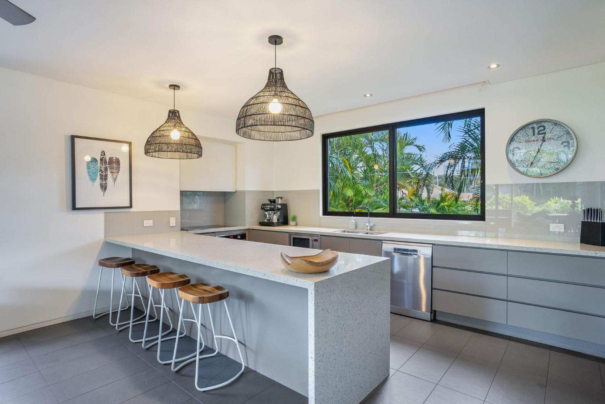 Byron Lux * Byron Bay