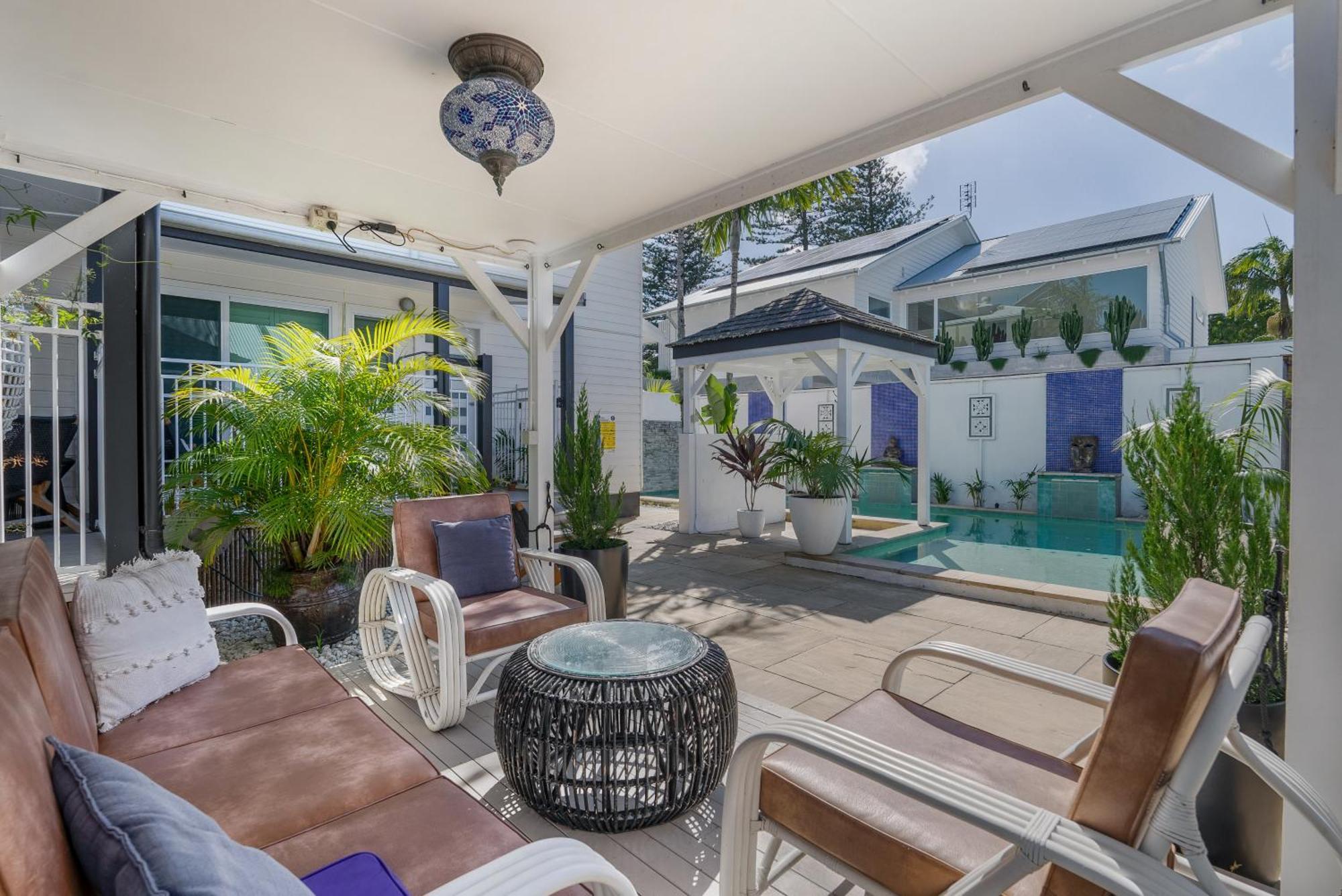 Azur Guest house