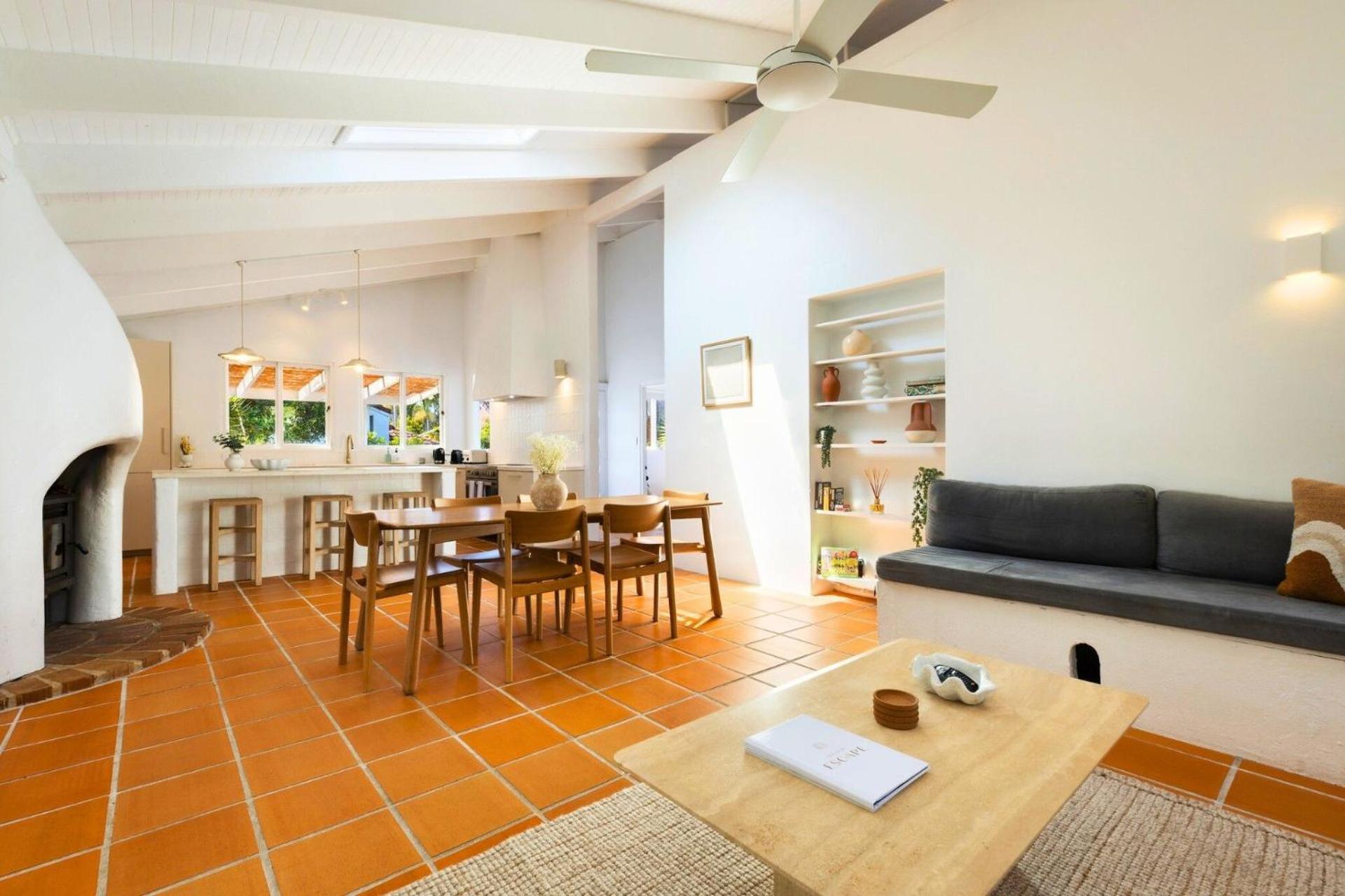 Apollo House & Studio Holiday home *
