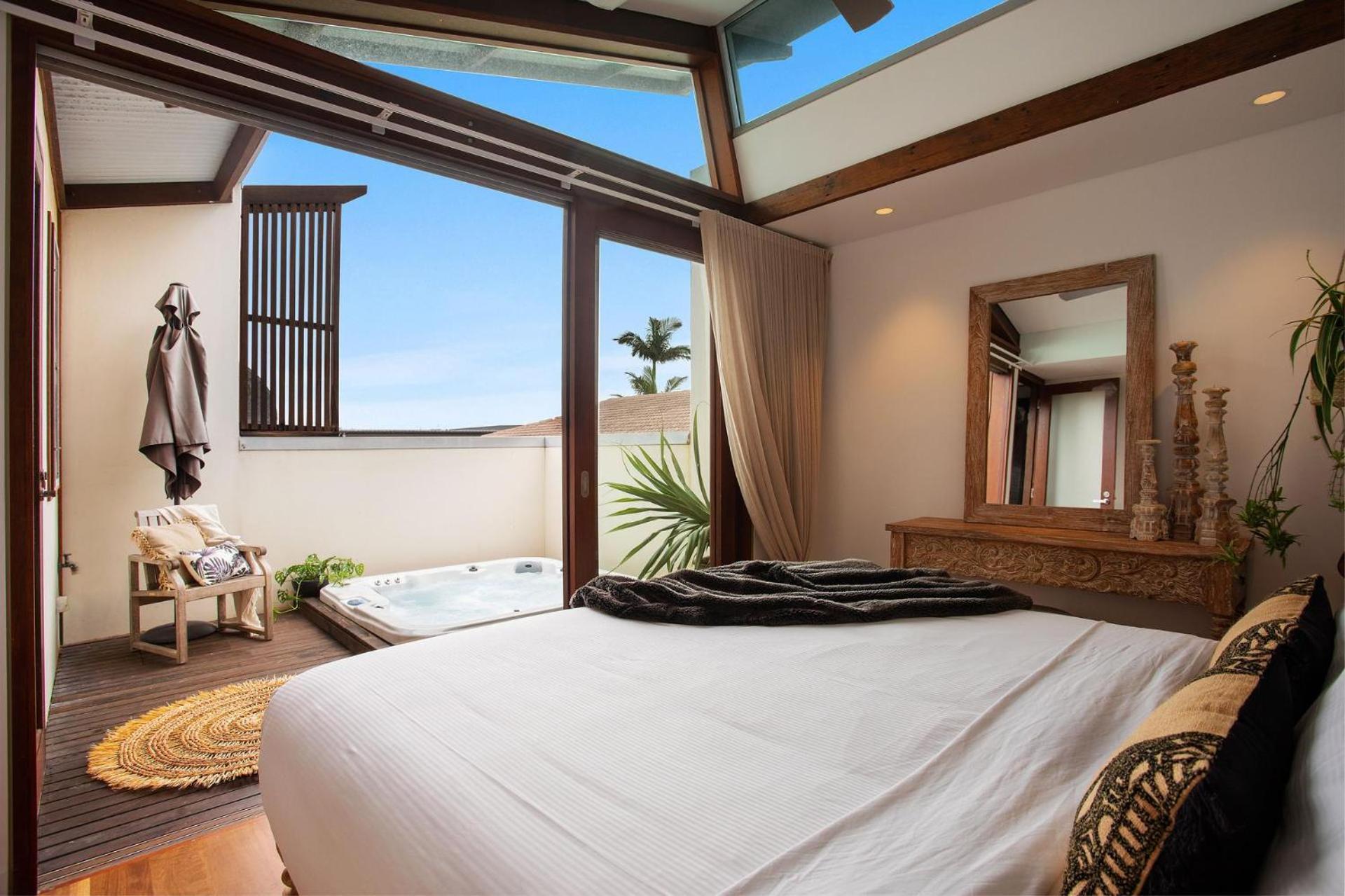 Luxury On The Bay - 2 X 3 Bedroom Apartment