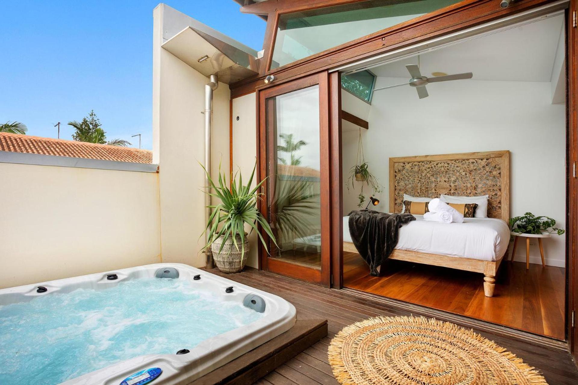 Luxury On The Bay - 2 X 3 Bedroom Byron Bay