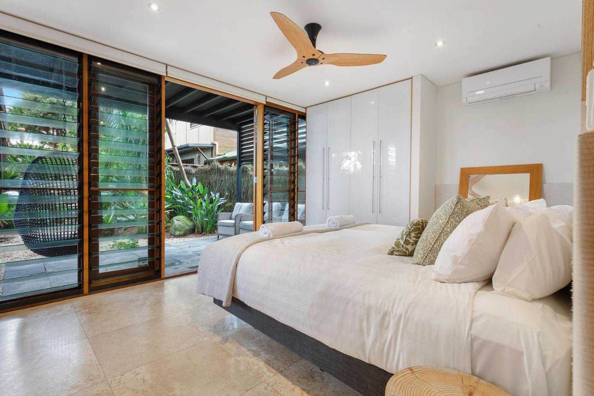 Sands, Byron Bay
