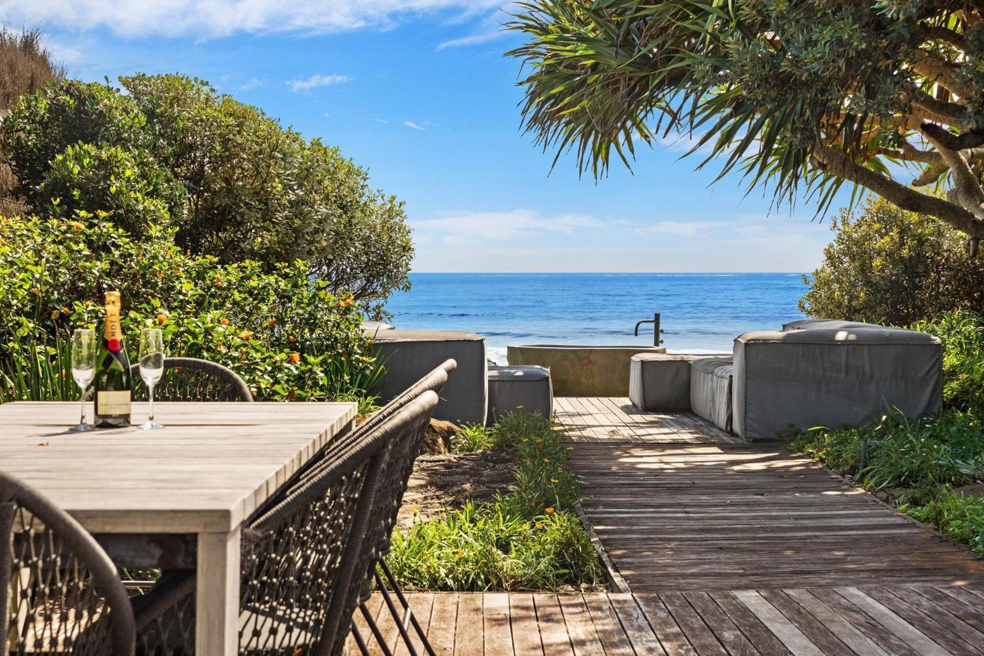 Sands, Byron Bay