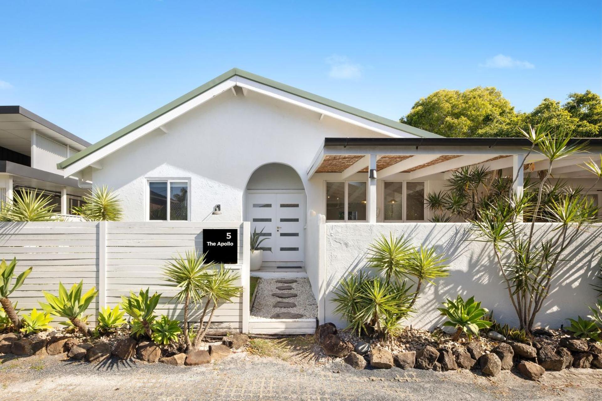 Holiday home Apollo House And