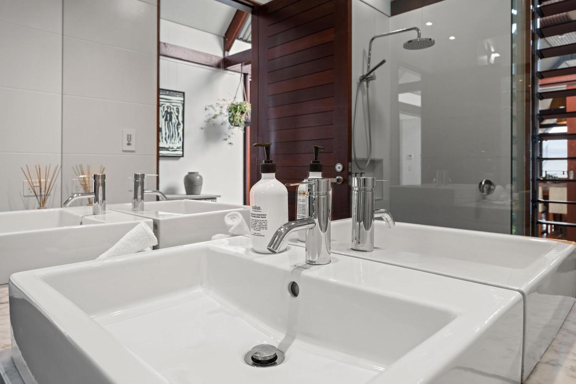 Apartment Luxury On The Bay 2